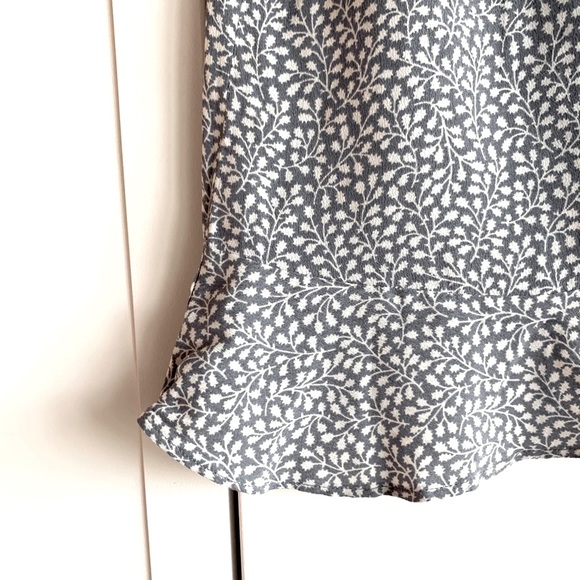 H&M Floral Print Short Sleeved Blouse - Picture 4 of 7